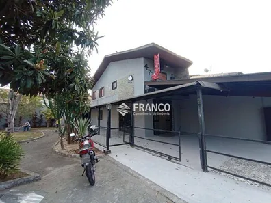 Imóvel Comercial com 3 Quartos para alugar, 240m² no Vila Aparecida, Taubaté