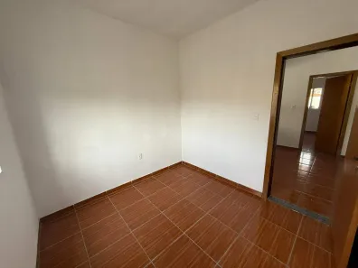 Casa com 2 Quartos para alugar, 65m² no São Marcos, Belo Horizonte