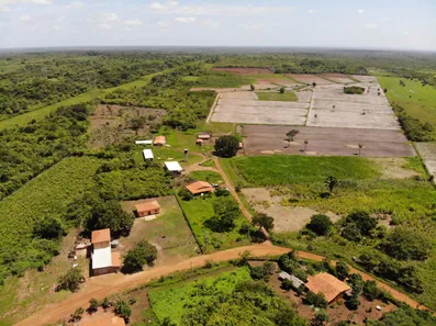 Fazenda/Sítio com 3 Quartos à venda, 124000000m² no Centro, Campo Maior