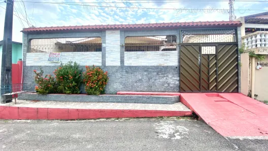 Casa com 3 Quartos à venda, 300m² no Aleixo, Manaus