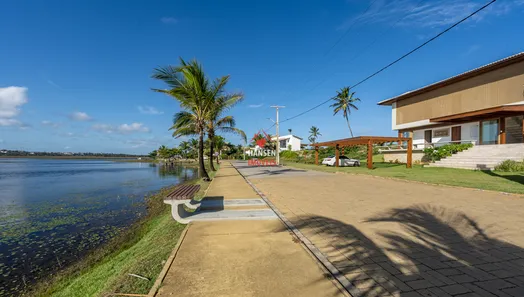Casa com 4 Quartos para alugar, 550m² no Interlagos (Abrantes), Camaçari