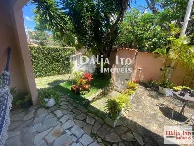 Casa com 3 Quartos à venda, 280m² no Pituba, Salvador