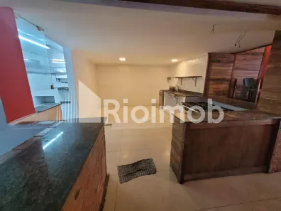 Ponto Comercial para venda ou aluguel, 210m² no Vargem Pequena, Rio de Janeiro