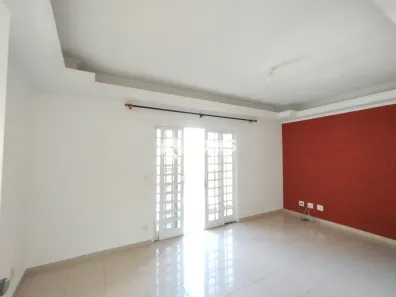 Casa com 3 Quartos para alugar, 108m² no Vila Jussara, Carapicuíba