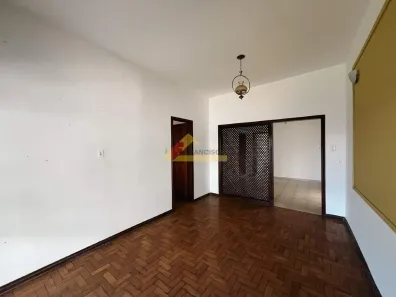 Casa com 3 Quartos para alugar, 169m² no São José, Divinópolis