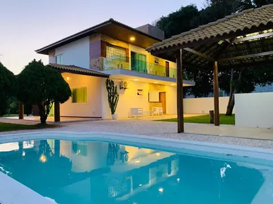 Casa de Condomínio com 4 Quartos para venda ou aluguel, 300m² no Busca Vida (Abrantes), Camaçari