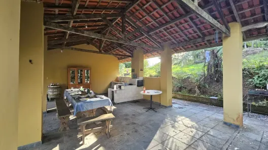 Fazenda/Sítio com 3 Quartos para alugar, 200m² no Goncalves, São Lourenço da Serra
