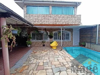 Sobrado com 3 Quartos à venda, 180m² no Vila Ligya, Guarujá