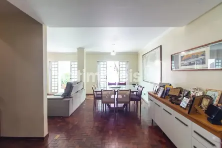 Casa com 4 Quartos à venda, 220m² no Asa Sul, Brasília