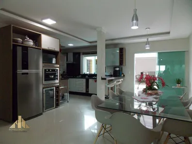Casa com 5 Quartos à venda, 300m² no Setor Sul, Brasília