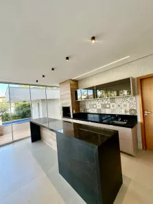Sobrado com 5 Quartos para alugar, 416m² no Jardins Paris, Goiânia
