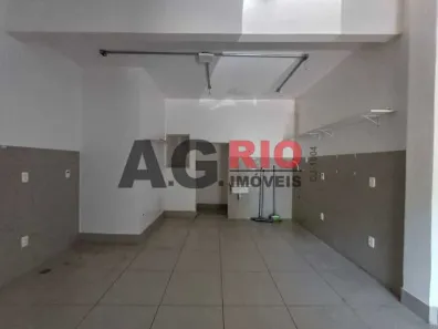 Ponto Comercial para alugar, 38m² no Vila Valqueire, Rio de Janeiro
