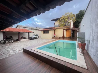 Sobrado com 3 Quartos à venda, 257m² no Parque Estrela Dalva II, Luziânia