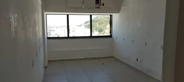 Sala Comercial para alugar, 29m² no Centro, Nova Iguaçu