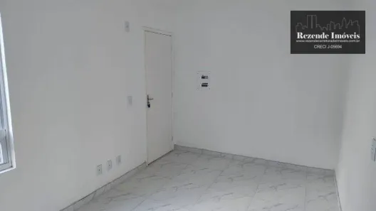 Apartamento com 2 Quartos para alugar, 40m² no Bom Jesus, Campo Largo