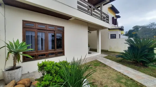 Sobrado com 3 Quartos à venda, 132m² no Centro, Guaíba