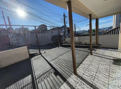 Casa com 2 Quartos para alugar, 80m² no Vila Martins, Carapicuíba