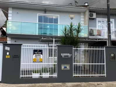 Sobrado com 3 Quartos para alugar, 150m² no Nova Brasília, Joinville