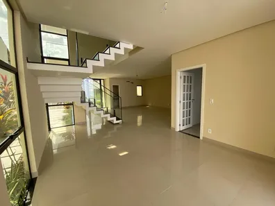 Casa de Condomínio com 3 Quartos à venda, 250m² no Tarumã, Manaus