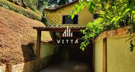 Casa com 3 Quartos para alugar, 300m² no Carangola, Petrópolis