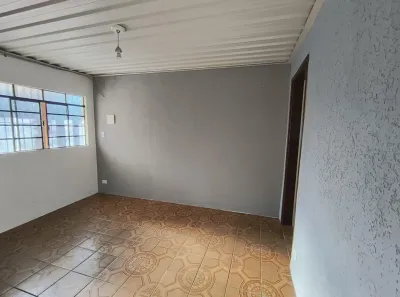 Casa com 2 Quartos para alugar, 80m² no Vila Martins, Carapicuíba