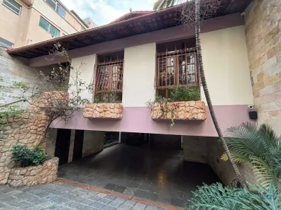 Casa com 7 Quartos para alugar, 360m² no Funcionários, Belo Horizonte