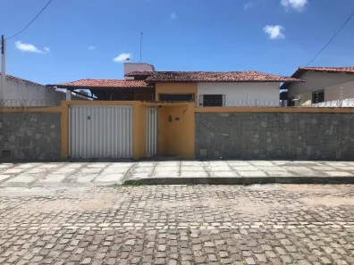 Casa com 3 Quartos para alugar, 226m² no Nossa Senhora de Nazaré, Natal
