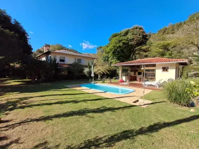 Casa com 5 Quartos para venda ou aluguel, 2000m² no Cuiabá, Petrópolis