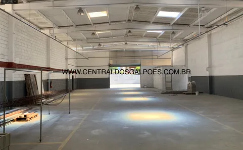 Galpão/Depósito/Armazém para alugar, 2700m² no Recreio Ipitanga, Lauro de Freitas