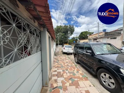 Sobrado com 5 Quartos à venda, 200m² no Setor Leste, Brasília