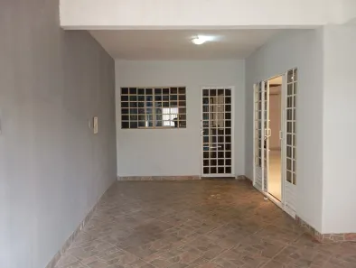 Sobrado com 5 Quartos para alugar, 198m² no Santa Maria, Brasília