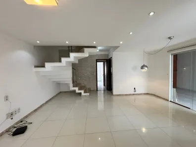 Casa de Condomínio com 4 Quartos para alugar, 260m² no Buraquinho, Lauro de Freitas