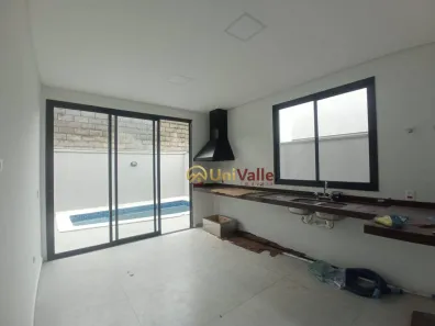 Casa de Condomínio com 3 Quartos à venda, 180m² no Castelo, Tremembé