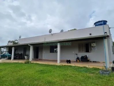 Fazenda/Sítio com 4 Quartos à venda, 200m² no Caravaggio, Farroupilha