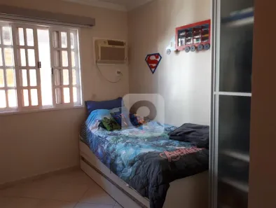 Sobrado com 3 Quartos à venda, 107m² no Portinho, Cabo Frio