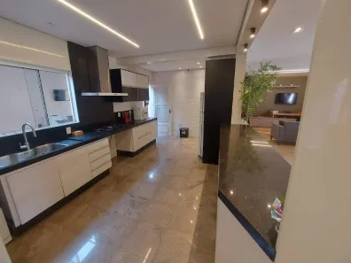 Casa com 3 Quartos à venda, 229m² no Região dos Lagos, Brasília