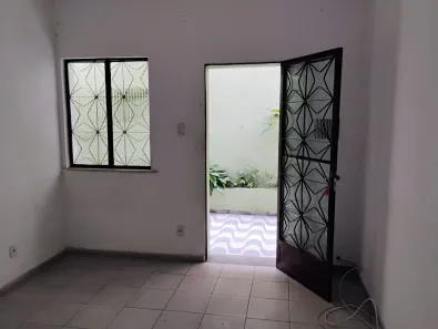 Casa com 2 Quartos para alugar, 80m² no Centro, Nova Iguaçu