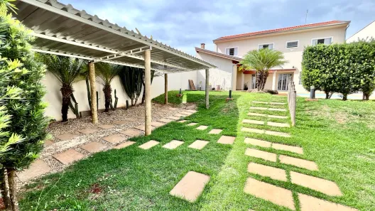 Sobrado com 3 Quartos à venda, 192m² no Santa Cruz, Brotas