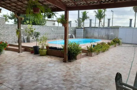 Casa com 3 Quartos para alugar, 330m² no Lagoinha, Araruama