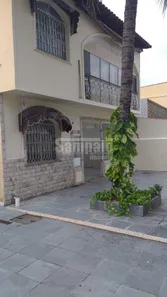 Casa com 3 Quartos para alugar, 204m² no Campo Grande, Rio de Janeiro