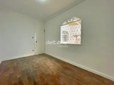 Casa com 2 Quartos para alugar, 90m² no Heliópolis, Belo Horizonte