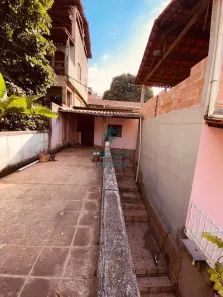 Casa com 3 Quartos à venda, 140m² no Nossa Senhora da Saúde, Belo Horizonte