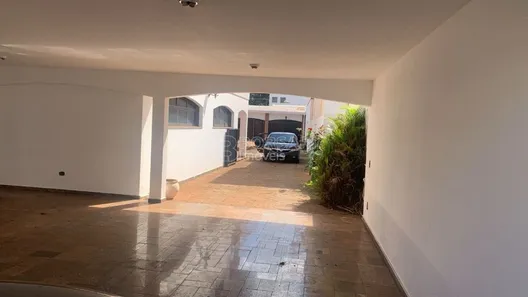 Sobrado com 4 Quartos à venda, 462m² no Centro, Araraquara