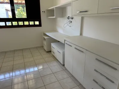 Casa de Condomínio com 4 Quartos para venda ou aluguel, 480m² no Candelária, Natal