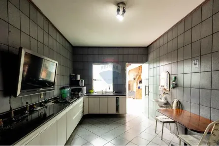 Sobrado com 4 Quartos à venda, 238m² no Parque 10 de Novembro, Manaus