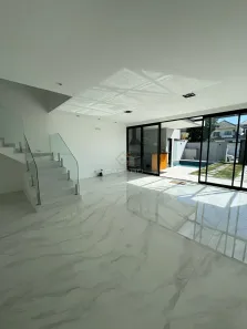Casa de Condomínio com 4 Quartos para venda ou aluguel, 350m² no Recreio dos Bandeirantes, Rio de Janeiro