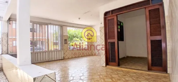 Casa com 3 Quartos para alugar, 173m² no Lagoa Nova, Natal