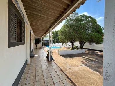 Fazenda/Sítio com 4 Quartos à venda, 611m² no Centro, Piratininga