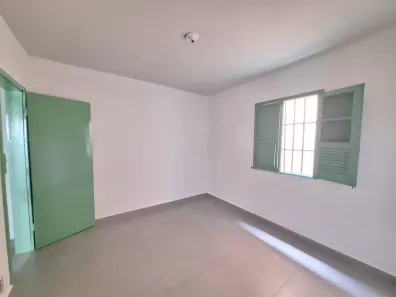 Casa com 2 Quartos para alugar, 45m² no Santa Tereza, Belo Horizonte