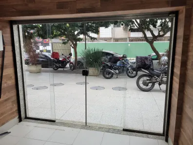 Ponto Comercial para venda ou aluguel, 66m² no Recreio dos Bandeirantes, Rio de Janeiro